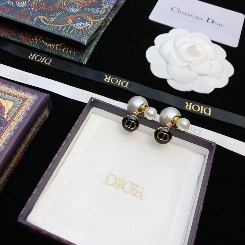 chr1st1an D10r earrings